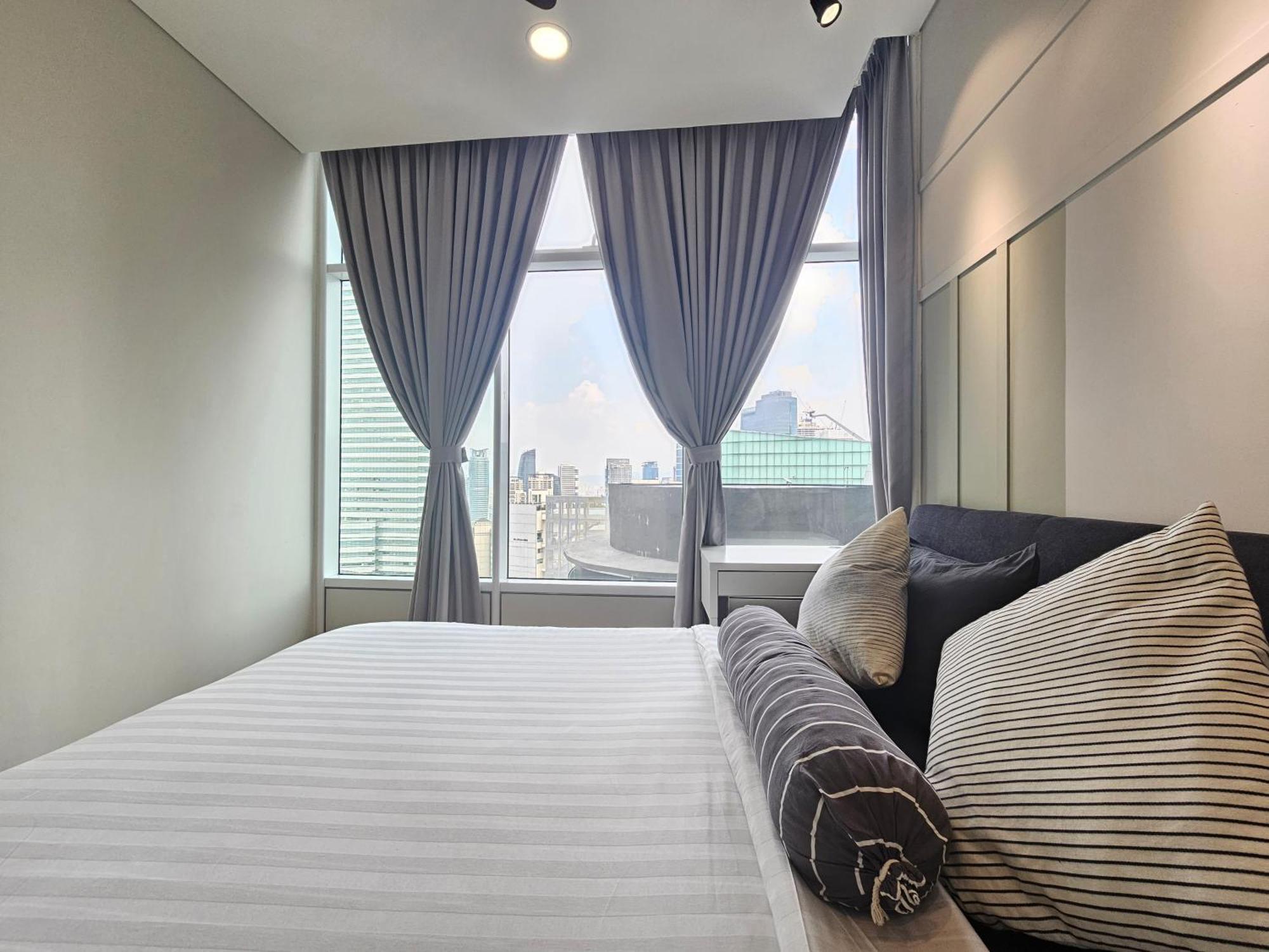 Sky Suites Klcc By Staylar Kuala Lumpur Exterior photo