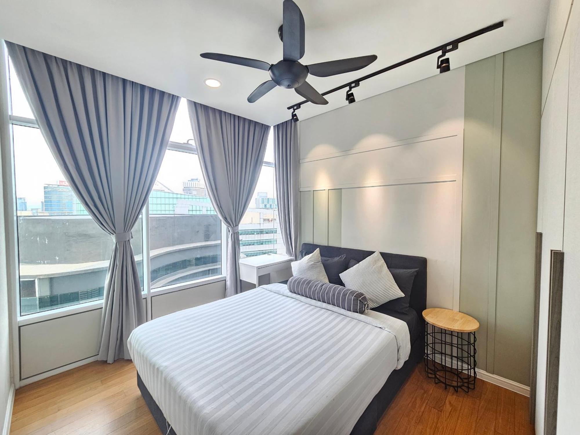 Sky Suites Klcc By Staylar Kuala Lumpur Exterior photo
