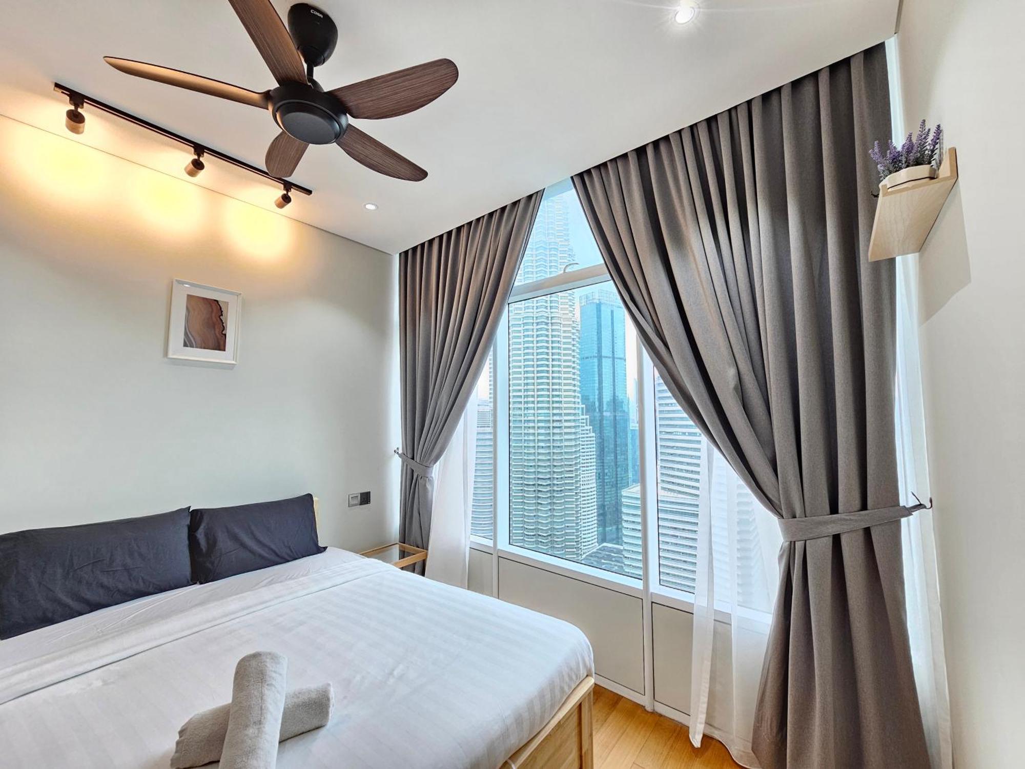 Sky Suites Klcc By Staylar Kuala Lumpur Exterior photo